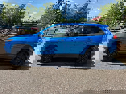 Used 2018 Jeep Cherokee Limited w/ High Altitude Package image 3