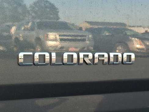 Used 2015 Chevrolet Colorado Z71 w/ LPO, Bed Protection Package image 5