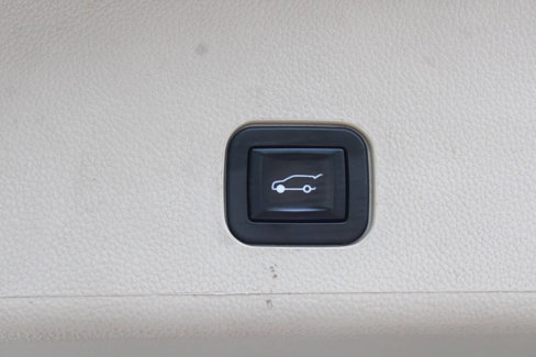 Used 2013 Cadillac SRX Luxury image 18