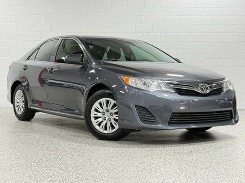 Used 2012 Toyota Camry LE image 4