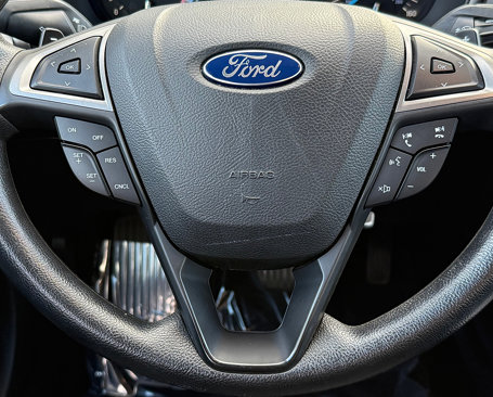 Used 2017 Ford Fusion SE image 17