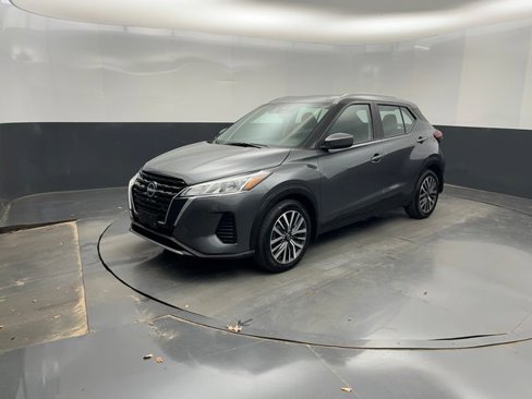 Used 2022 Nissan Kicks SV image 5
