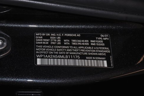Certified 2021 Porsche Macan image 28
