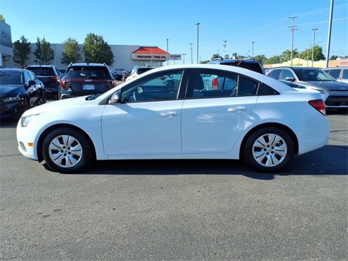 Used 2014 Chevrolet Cruze LS image 4
