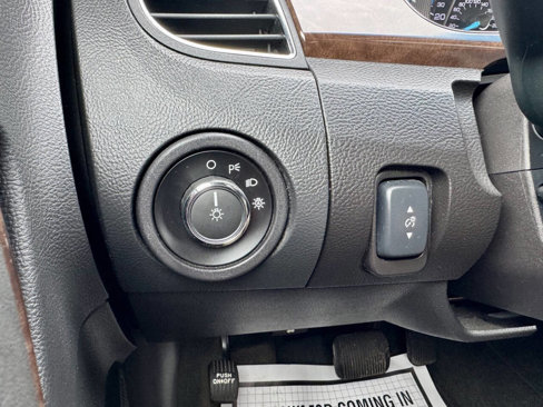 Used 2013 Ford Taurus Limited image 29