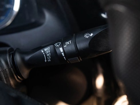 Used 2018 Toyota Corolla LE image 38