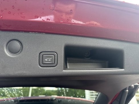 Certified 2020 Chevrolet Equinox Premier w/ LPO, Floor Liner Package image 14