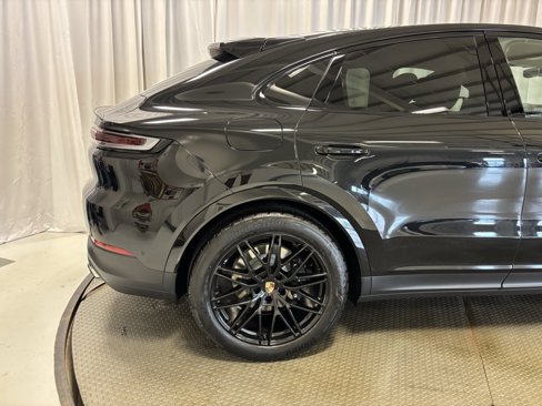 New 2026 Porsche Cayenne Coupe image 39