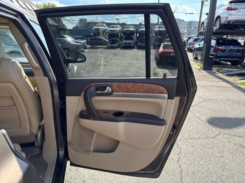 Used 2011 Buick Enclave CXL image 13