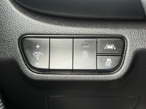 Used 2023 Kia Seltos LX image 19