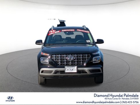 Used 2024 Hyundai Venue SEL image 2