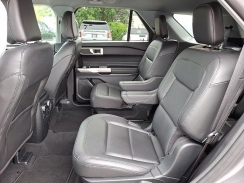 Certified 2023 Ford Explorer XLT w/ Equipment Group 202A image 10