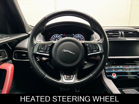 Used 2019 Jaguar F-PACE S image 20