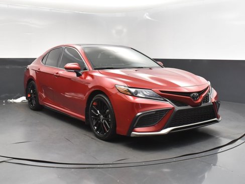 Used 2023 Toyota Camry XSE image 9