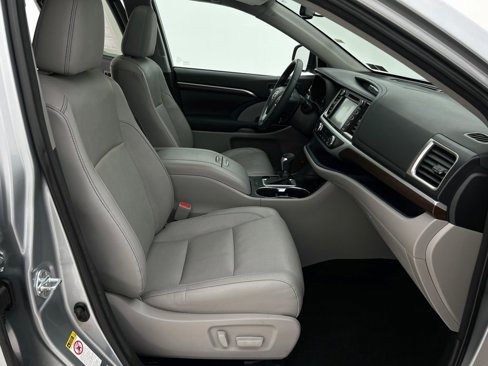 Used 2016 Toyota Highlander Limited image 13