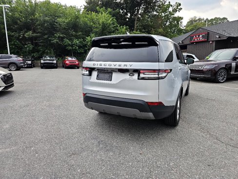 Used 2018 Land Rover Discovery SE image 25