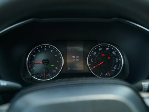 Used 2021 Toyota RAV4 XLE image 13