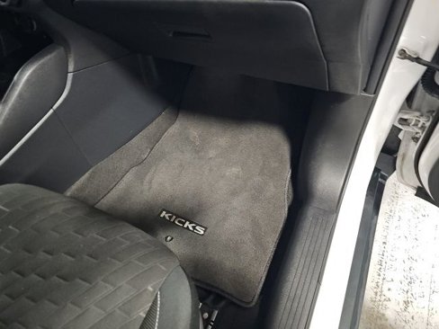 Used 2021 Nissan Kicks S image 33