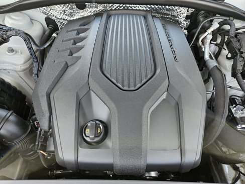 Certified 2024 Porsche Macan image 41