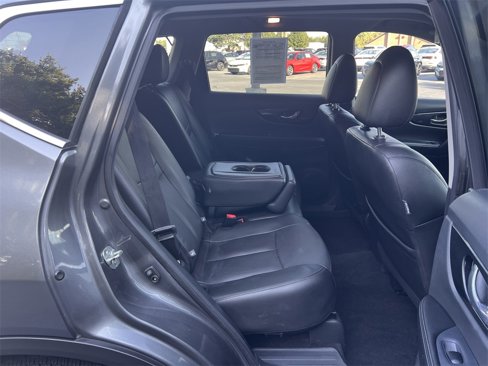 Used 2019 Nissan Rogue SL w/ Premium Package image 12