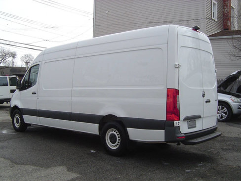Used 2019 Freightliner Sprinter 2500 image 12