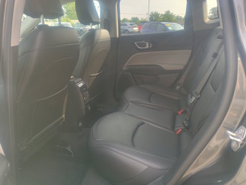 Used 2022 Jeep Compass Limited image 14