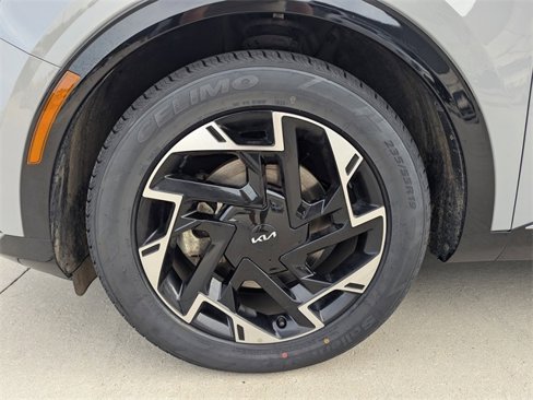 Used 2023 Kia Sportage SX image 9