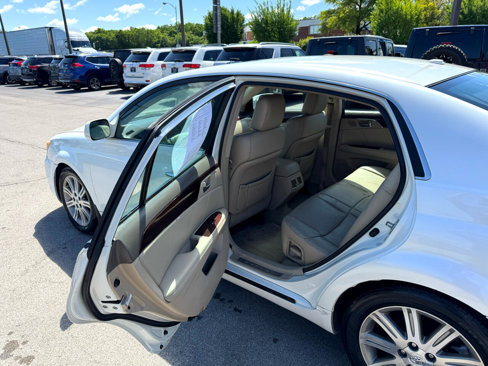 Used 2009 Toyota Avalon Limited image 13