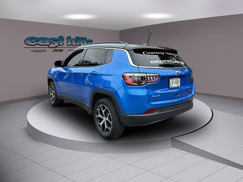 Used 2024 Jeep Compass Limited w/ Sun and Sound Group image 5