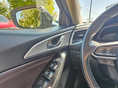 Used 2018 MAZDA MAZDA3 Touring image 33