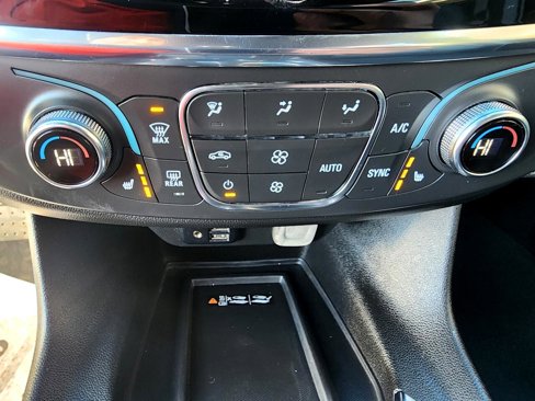 Used 2023 Chevrolet Traverse RS image 18