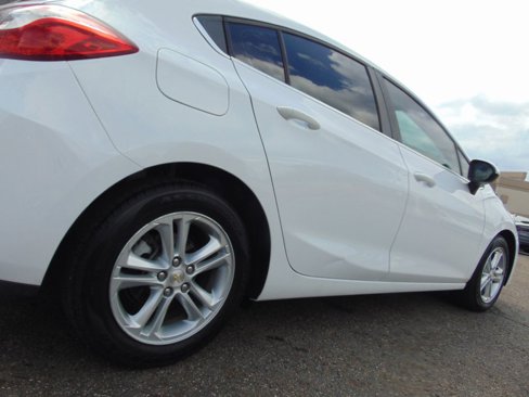 Used 2017 Chevrolet Cruze LT image 15