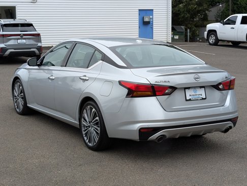 Used 2023 Nissan Altima 2.5 SL image 3