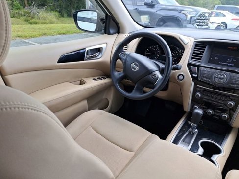 Used 2017 Nissan Pathfinder SV w/ Cargo Package image 7