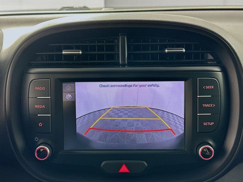 Used 2022 Kia Soul LX image 21