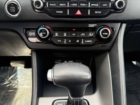 Used 2019 Kia Niro LX image 20