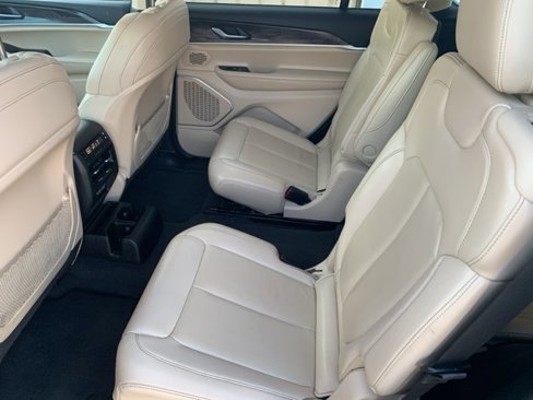 Used 2022 Jeep Grand Cherokee L Limited image 13