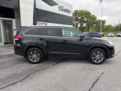Used 2018 Toyota Highlander XLE image 8