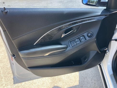 Used 2016 Buick LaCrosse Leather image 11