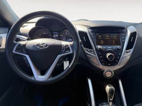 Used 2012 Hyundai Veloster image 4