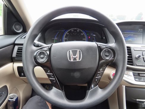 Used 2015 Honda Accord Hybrid Sedan image 11