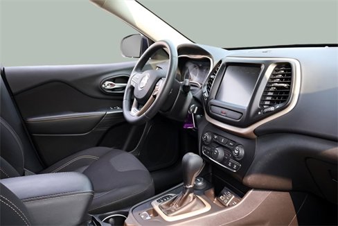 Used 2016 Jeep Cherokee Latitude w/ Cold Weather Group image 24