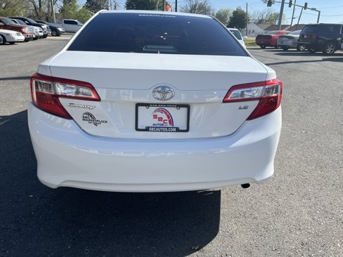 Used 2012 Toyota Camry LE image 4
