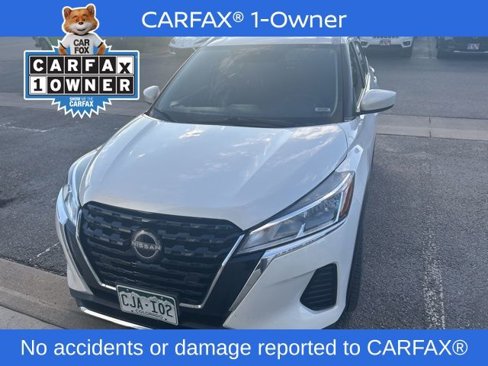 Used 2022 Nissan Kicks SV image 2
