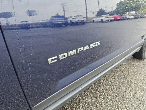 Used 2016 Jeep Compass Latitude image 28