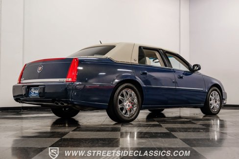 Used 2008 Cadillac DTS Luxury III image 28
