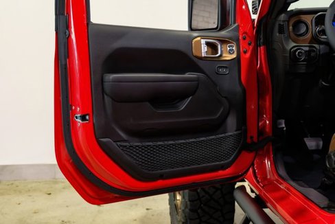 Used 2024 Jeep Wrangler Unlimited Rubicon w/ Technology Group image 85