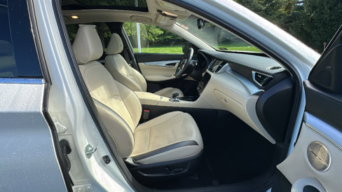 Certified 2022 INFINITI QX50 Essential image 25