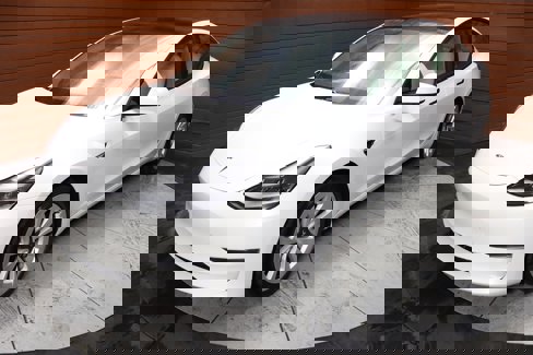 Used 2022 Tesla Model 3 Standard Range image 5