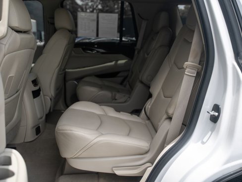 Used 2020 Cadillac Escalade Luxury image 25